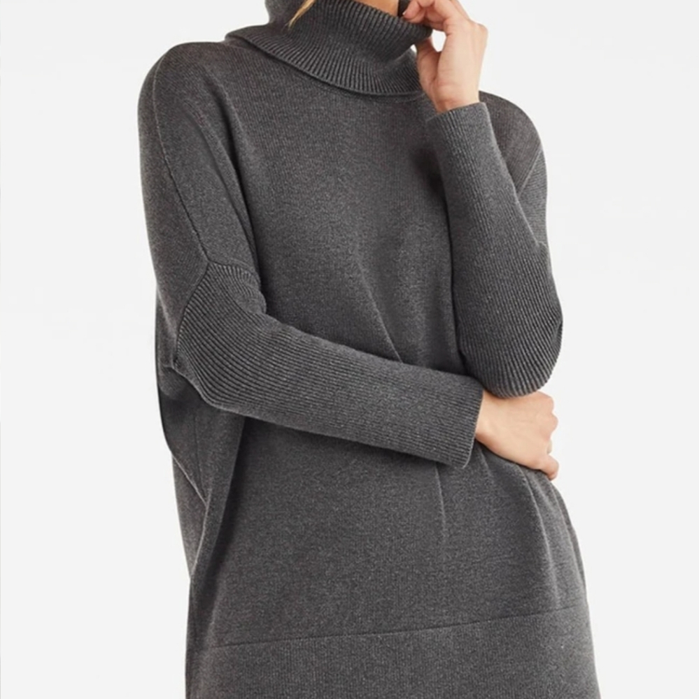 NWOT: VETTA- Oversized Sweater